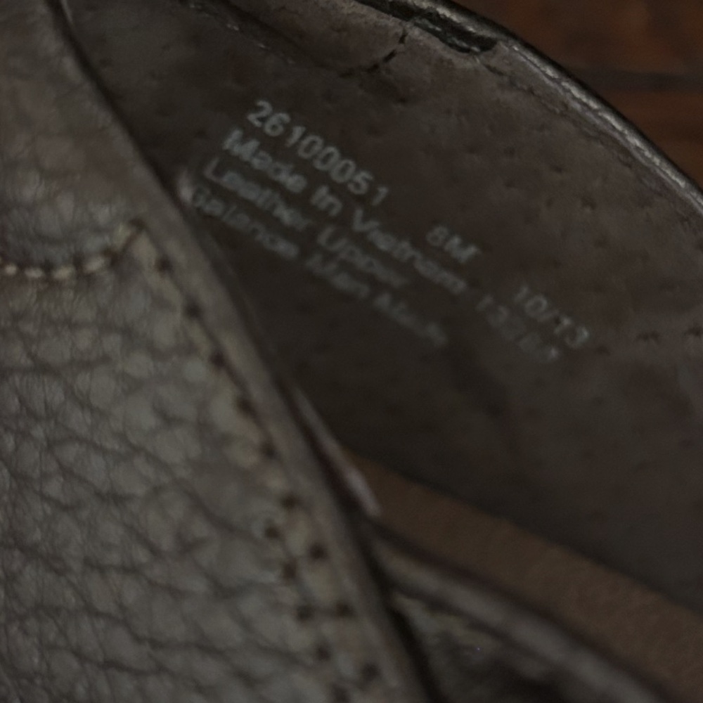 Clarks Women's Dark Brown T-Strap Sandals - Picture 7 of 8
